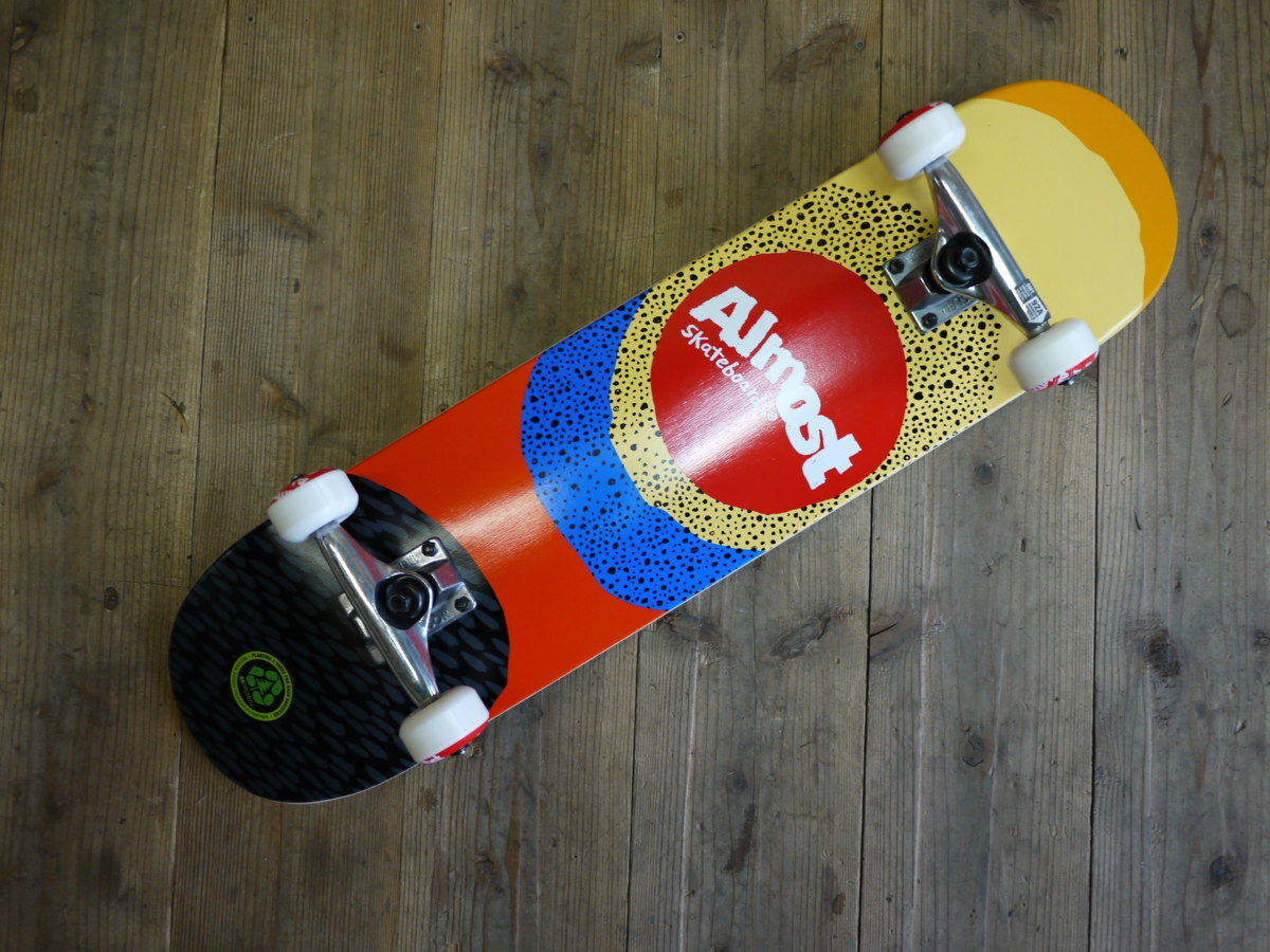No1【ALMOST】Radinate FP 　サイズ7.5 x 31.1 オルモスト　スケートボード　完成品　コンプリート