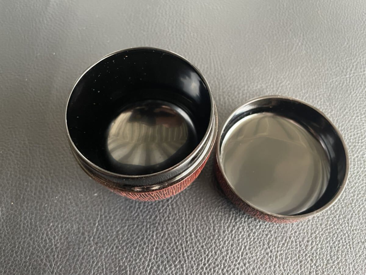 関翠雲 朱菊彫り 中棗 共箱 直売卸売 関翠雲 朱菊彫り 中棗 共箱