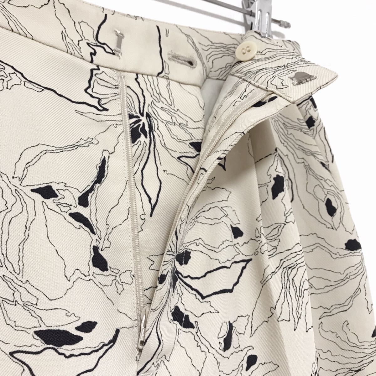クラネ【美品】ラインフラワー リラックスパンツ テーパード 花柄 総柄 ベージュCLANE LINE FLOWER J/W RELAX PANTS_画像5