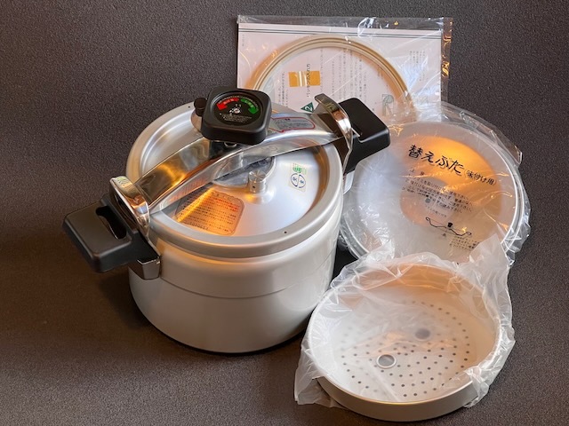 送料込み 即決 RIKEN 圧力鍋 6リッター RS2-60 ほとんど未使用 送料込み 即決 RIKEN 圧力鍋 6リッター RS2-60 ほとんど未使用