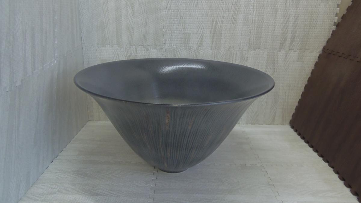mic.送料無料ではありません。 大きな花器　施設　学校　講堂などに　イベントの展示会にも　花器　花瓶　　直径46.5ｃｍ