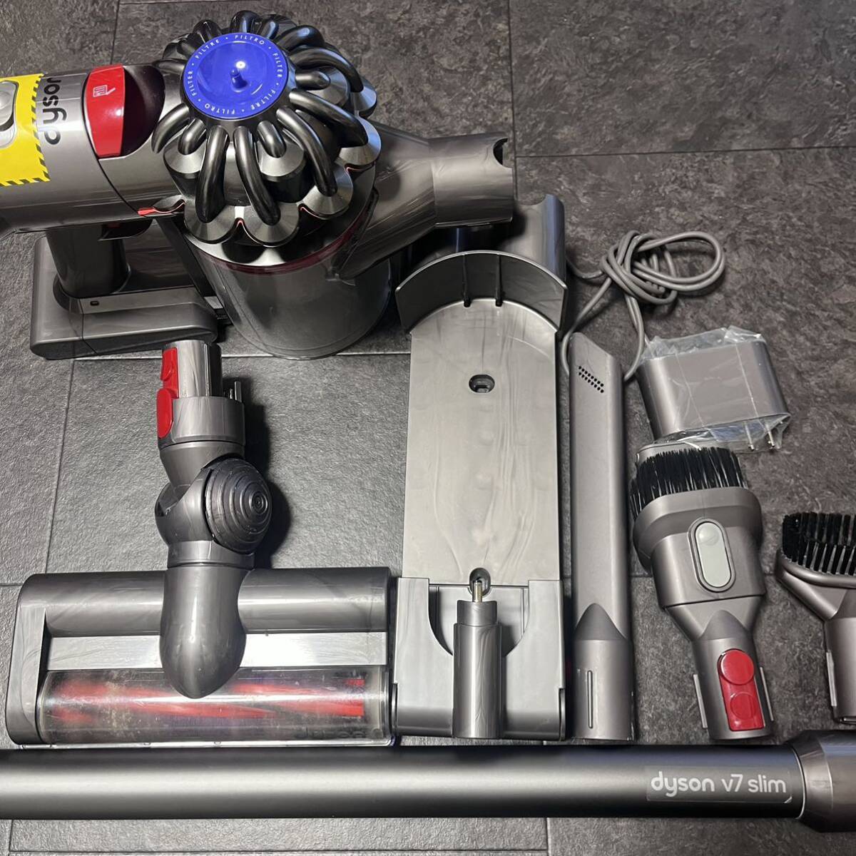 ジャンク品 ダイソン コードレスサイクルクリーナー V7 - 掃除機 ジャンク品 ダイソン コードレスサイクルクリーナー V7 - 掃除機