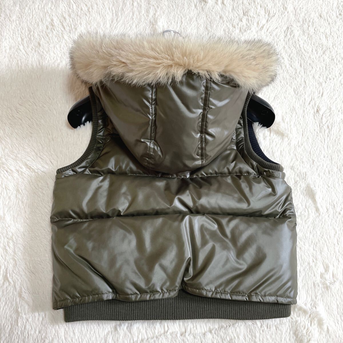 美品 BURBERRY ノバチェック ダウンベスト リバーシブル ファー 美品 BURBERRY ノバチェック ダウンベスト リバーシブル ファー