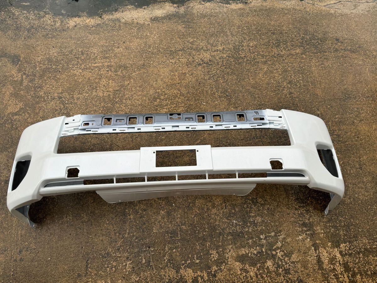 ハイエース フロントバンパー ハイエース 200系52119-26670 色０７０パルホイート