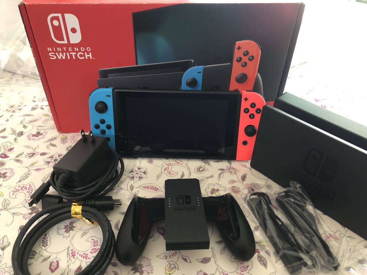 【美品】任天堂 HAC-001 (-01) ニンテンドー スイッチ バッテリー強化型 家庭用ゲーム機 携帯 据え置き型 Nintendo Switch