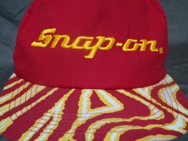 激レア USA購入 アメリカ企業モノ ウイスコンシン州 工具ブランド スナップ オン【Snap on】ロゴ刺繍入りツバ部分柄モノキャップ 中古良品