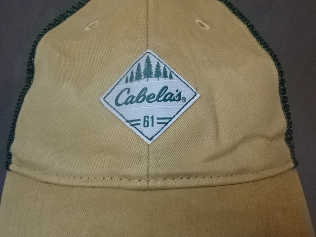 激レア USA購入 アメリカ企業モノ アウトドア系店舗 【Cabela's】 ロゴワッペン付 メッシュキャップ ベージュ x グリーン 中古良品