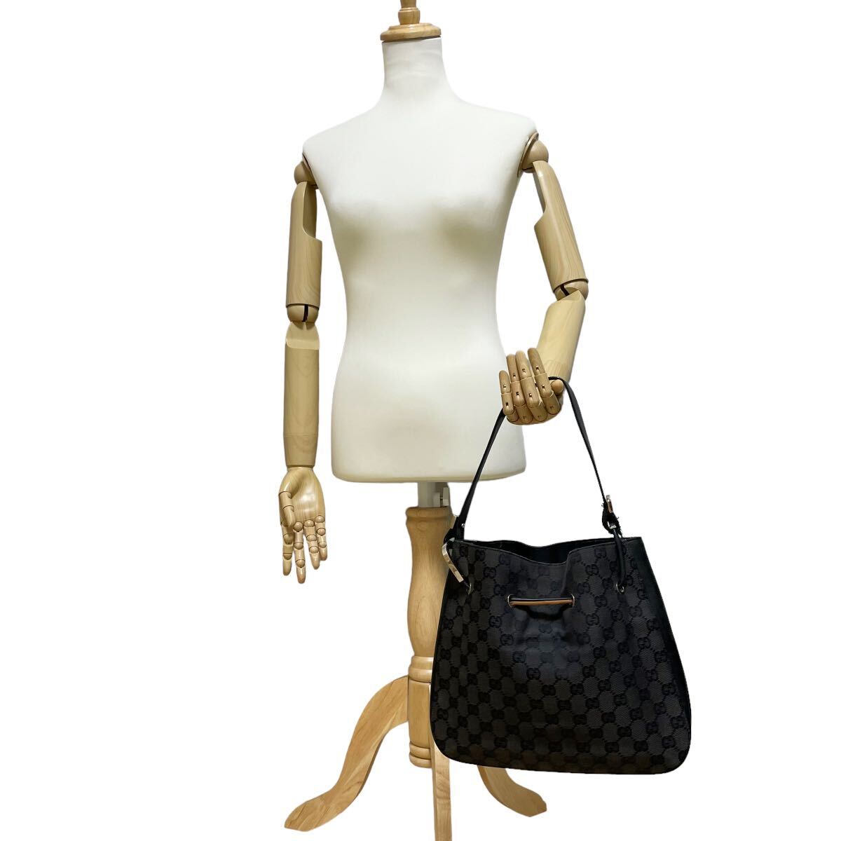 良品 GUCCI グッチ ハンドバッグ GGキャンバス レザー ブラック 良品 GUCCI グッチ ハンドバッグ GGキャンバス レザー ブラック