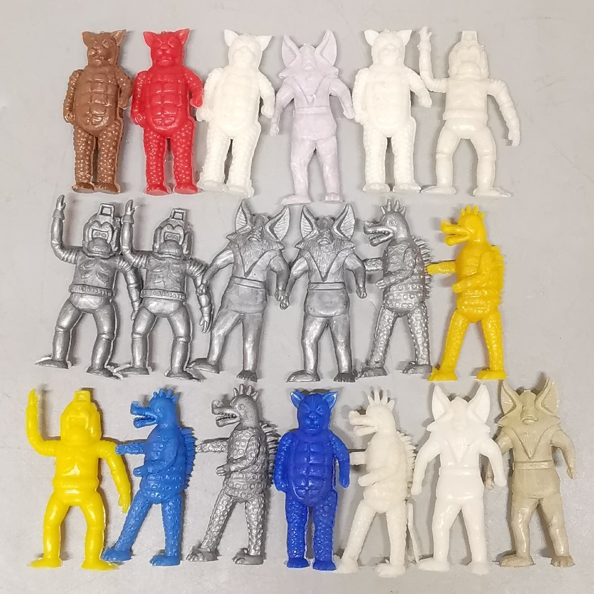1970年代 ウルトラマンと怪獣 10円売60+5袋付 デッドストック品 Yahoo!オークション - レトロ玩具 ポリ人形 ウルトラマン