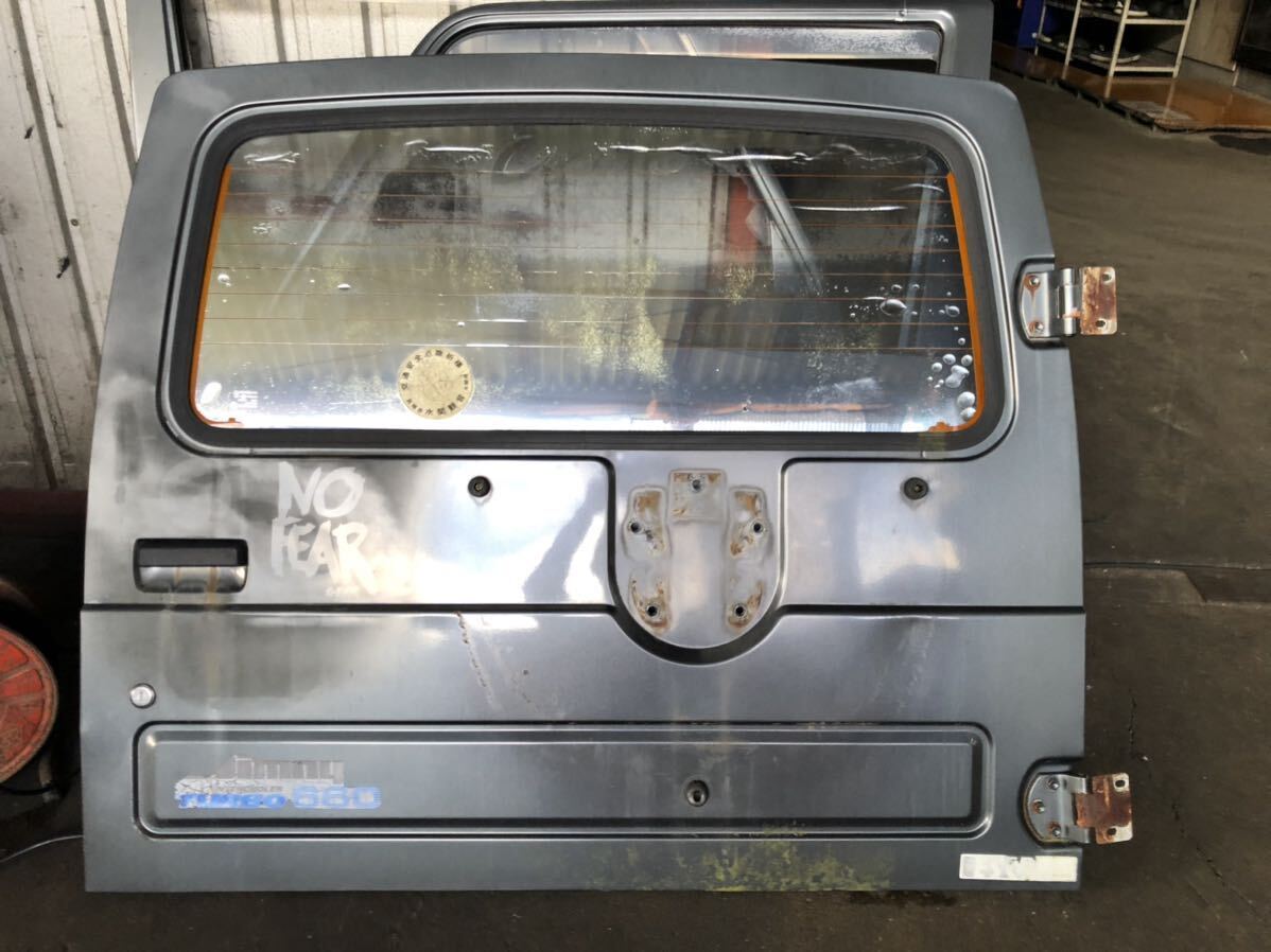 ジムニー　JA11V リア　ドア　バック　リアゲート　　　凹み数個あり　グレー　ハーネス切断　ドアハンドル不良ロッド動作不可　交換必要