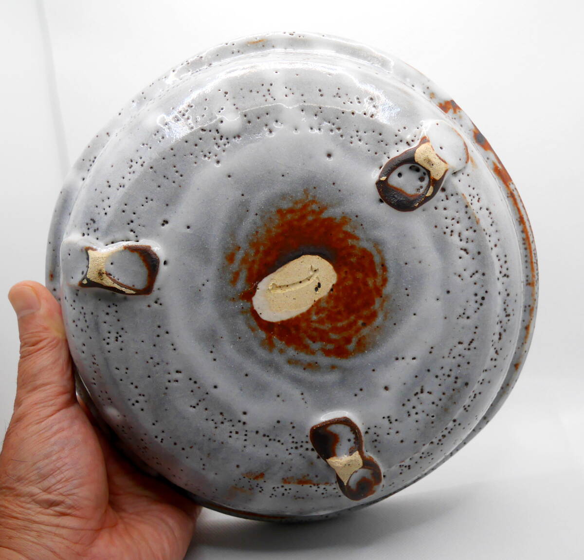 志野焼　三つ足の盛り鉢 志野焼 三つ足の盛り鉢 - メルカリ