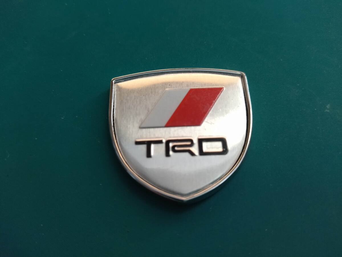 [.. packet including carriage ]TRD Home base type Logo emblem silver length 3.9cm× width 3.9cm× thickness 2.5mm Toyota 