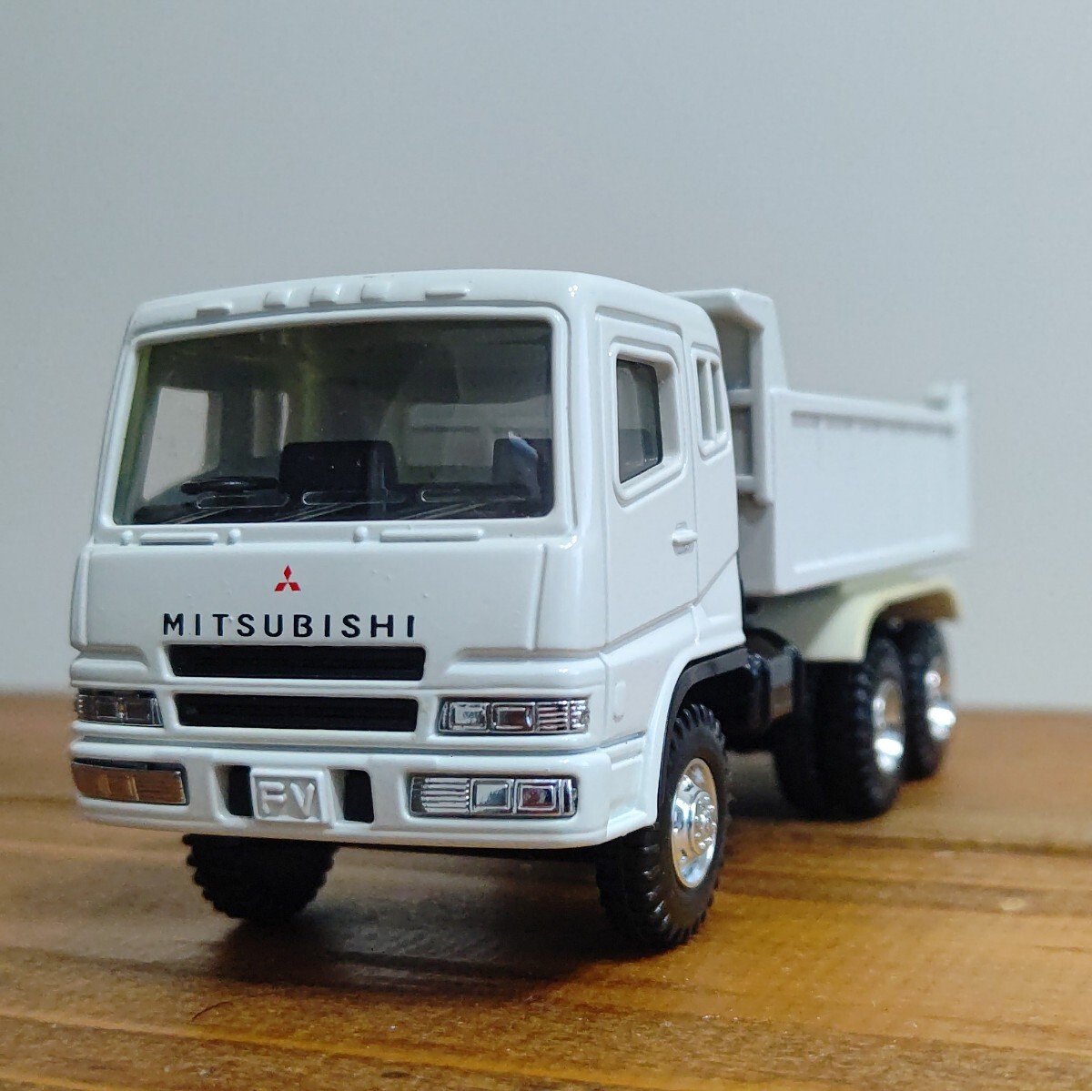 三菱ふそう MITSUBISHI MOTORS FV 1/58 ダンプトラック 置物 三菱ふそう MITSUBISHI MOTORS FV 1/58 ダンプトラック 置物