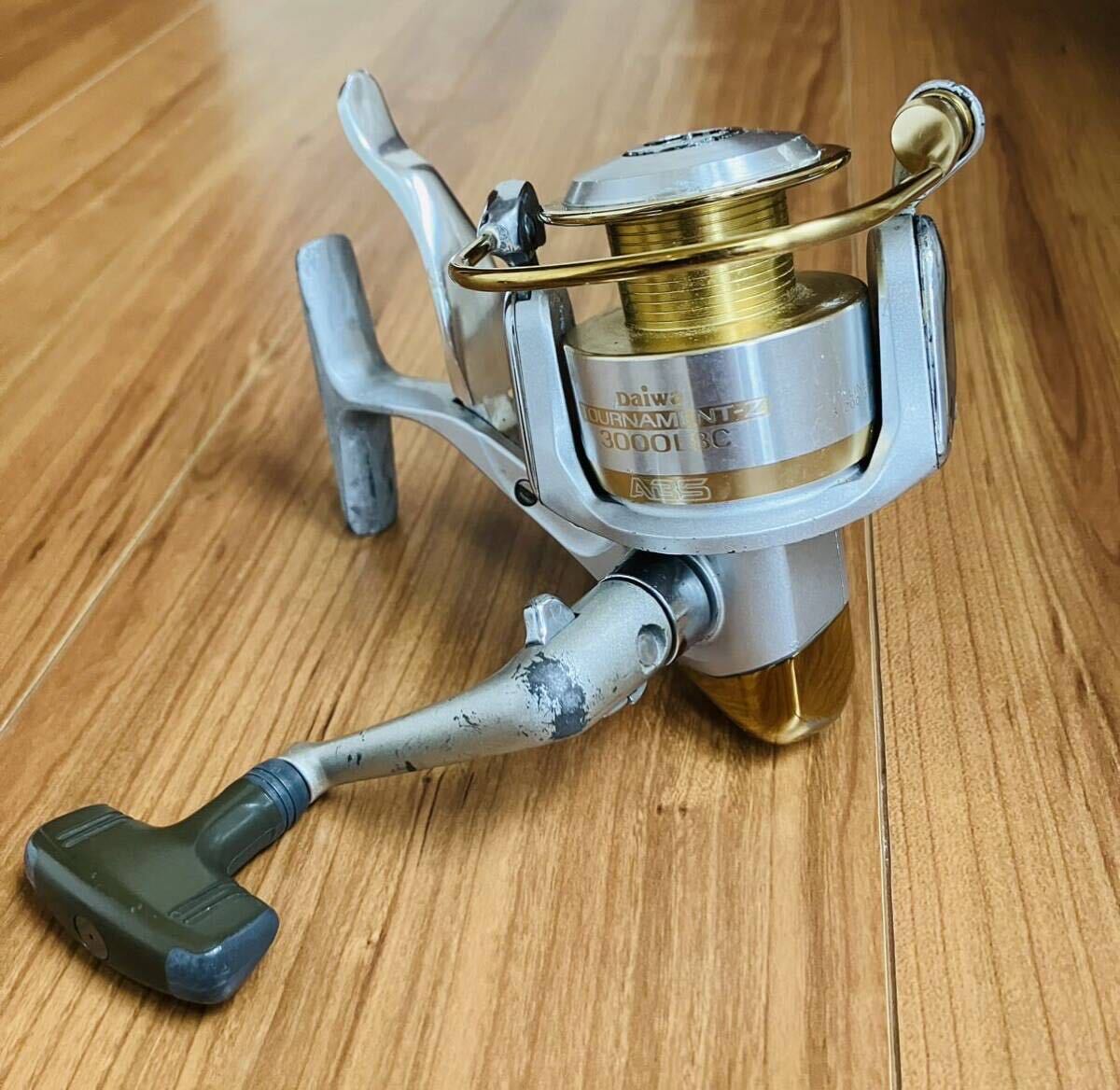 ダイワ トーナメント-Z 3000LBC レバーブレーキ付スピニングリール 磯、フカセ釣りに。DAIWA TOURNAMENT-Z 3000LBC