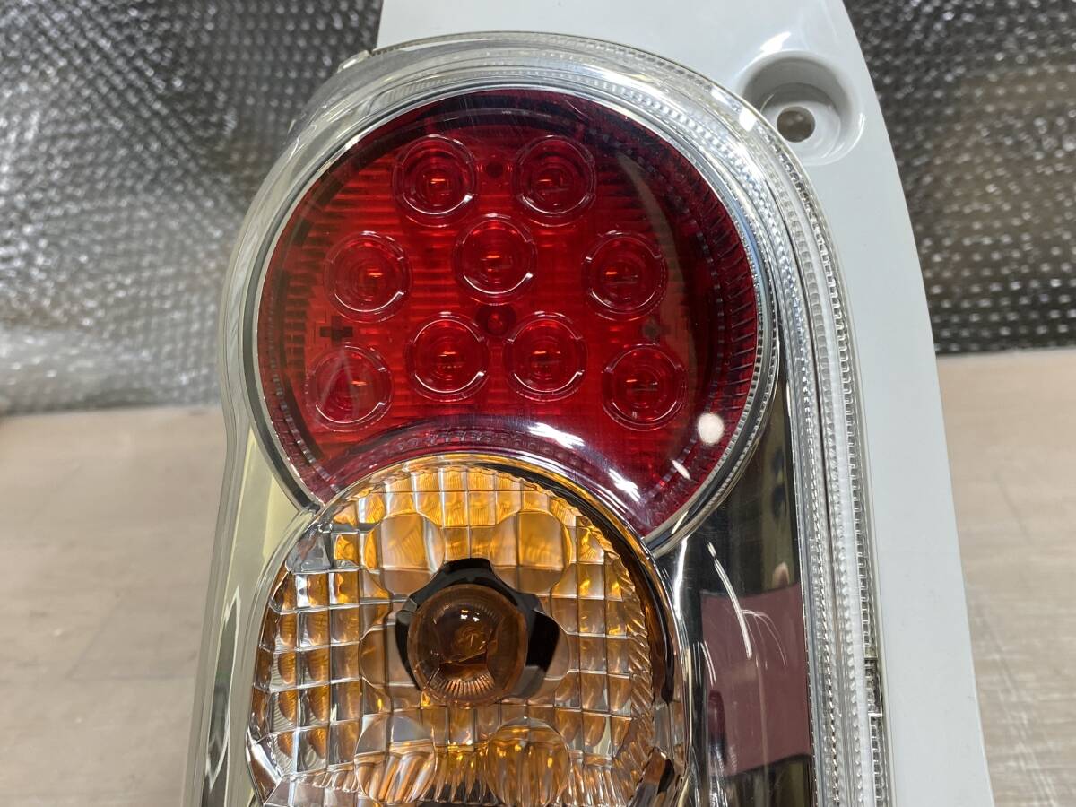 美品 点灯確認済 ダイハツ ミラココア LED 後期テール L675S