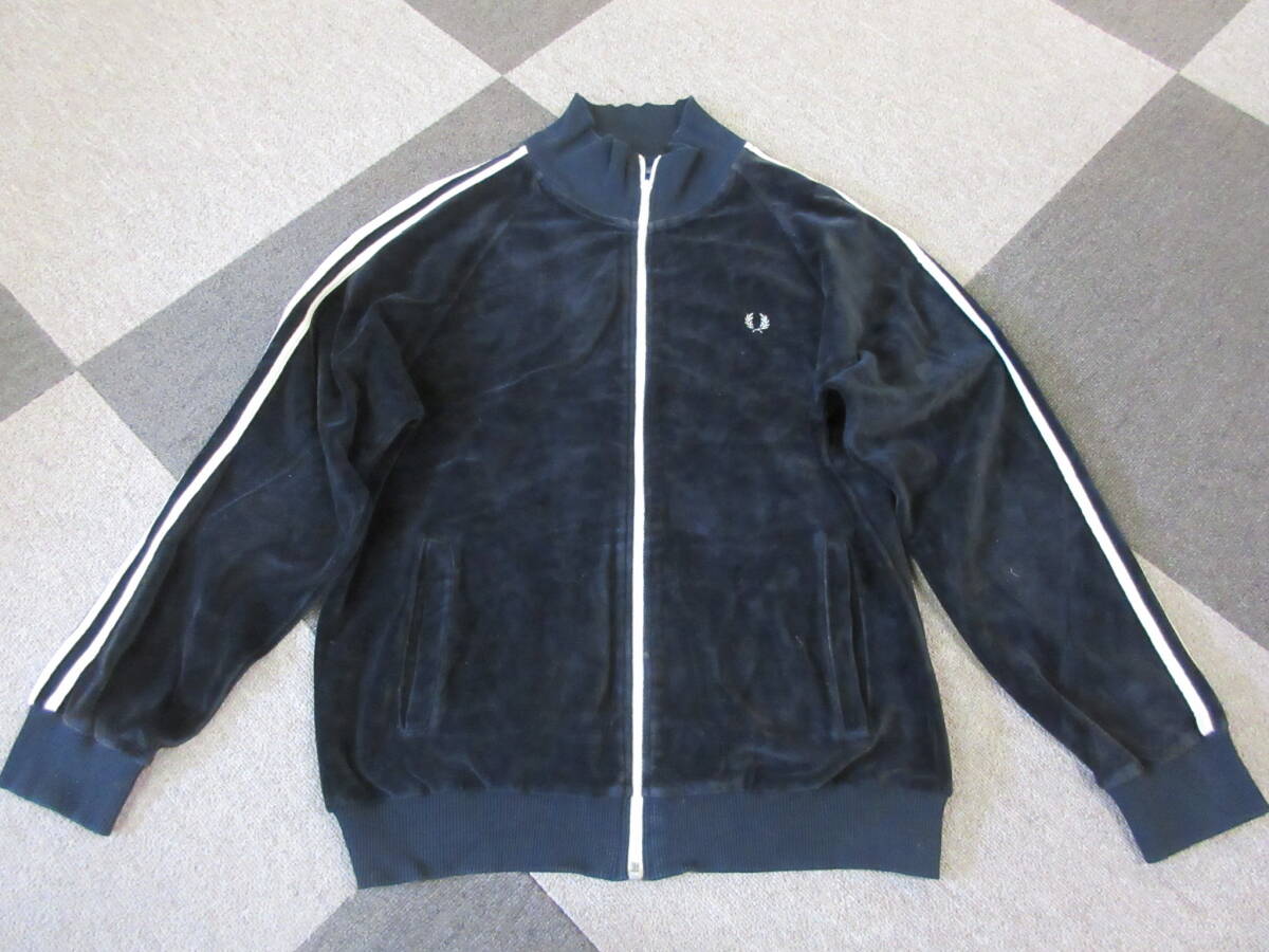 Yahoo!オークション - FRED PERRY ベロア ジャージ S 黒 白 Yahoo!オークション - FRED PERRY ベロア ジャージ S 黒 白