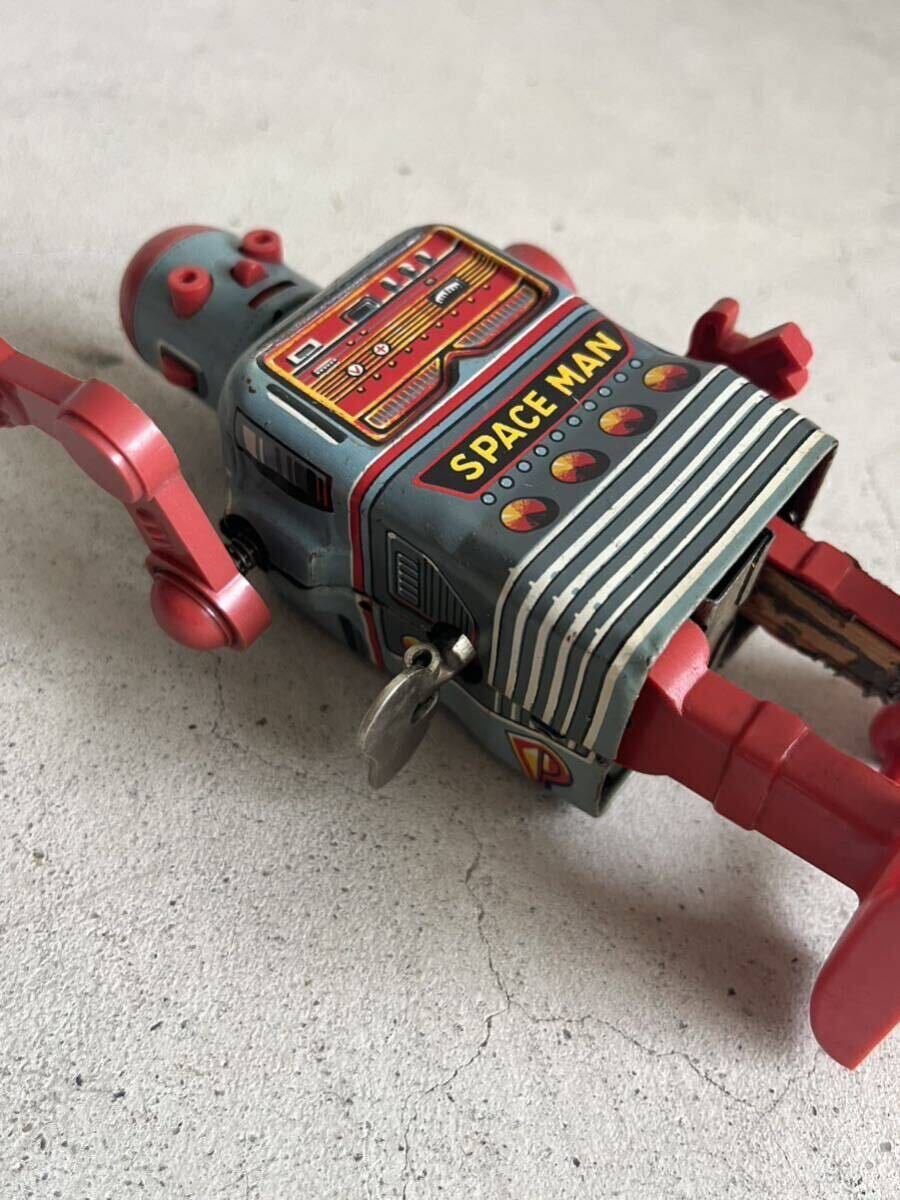 Yahoo!オークション - ブリキ ロボット 機械走行のスペースマン Yahoo!オークション - ブリキ ロボット 機械走行のスペースマン