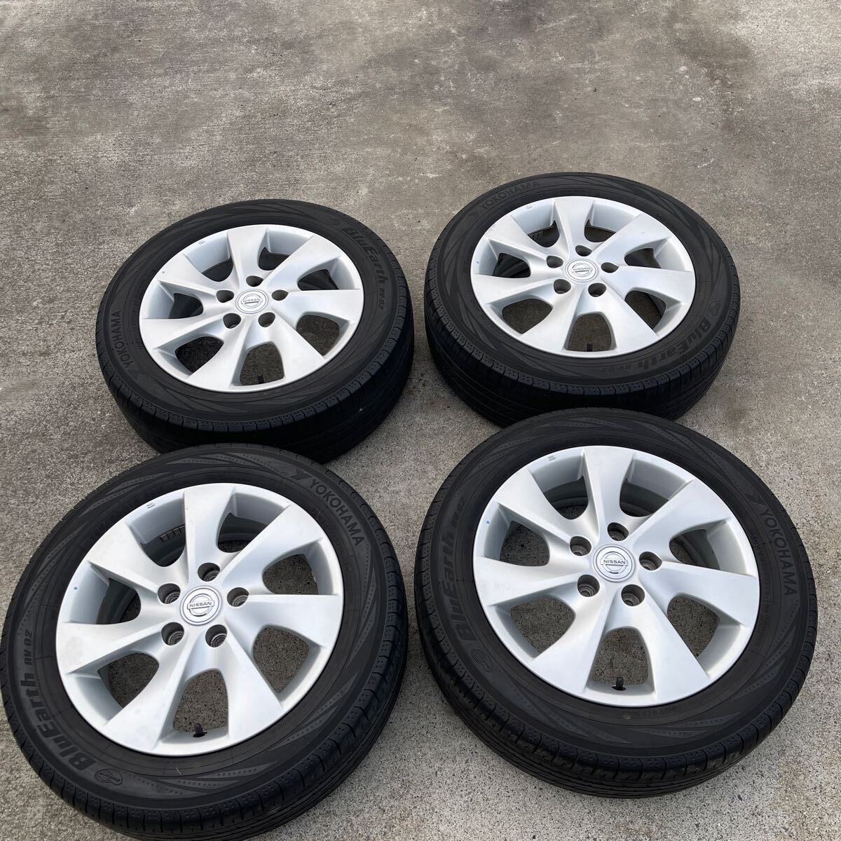 日産セレナ純正ホイール 16×6J+45 114.3/5H C26 C27 ハイウェイ 日産セレナ純正ホイール 16×6J+45 114.3/5H C26 C27 ハイウェイ