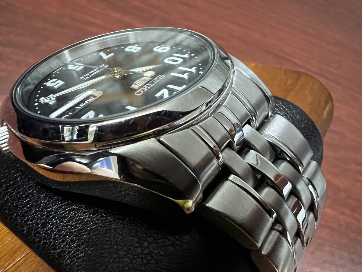SEIKO5 セイコー5 7S26-01V0 自動巻き デイデイト 黒文字盤 SEIKO5 セイコー5 7S26-01V0 自動巻き デイデイト 黒文字盤