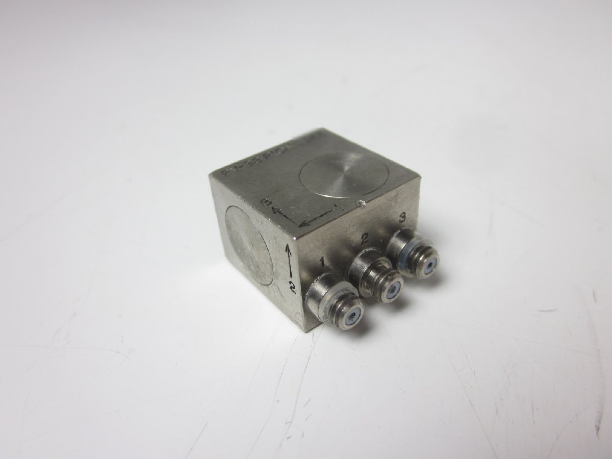 中古】三方向圧電型加速度ピックアップ PV93 リオン RION x02026 中古】三方向圧電型加速度ピックアップ PV93 リオン RION x02026