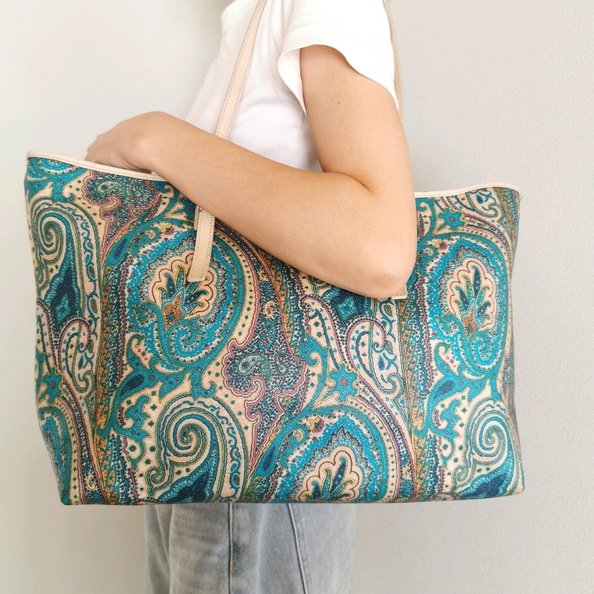 Yahoo!オークション - 1円〜【美品】ETRO エトロ トートバッグ Yahoo!オークション - 1円〜【美品】ETRO エトロ トートバッグ