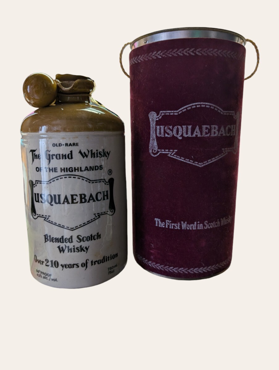 USQUAEBACHブレンデッドウイスキー ウシュクベ ストーン フラゴン 陶器ボトル 750ml