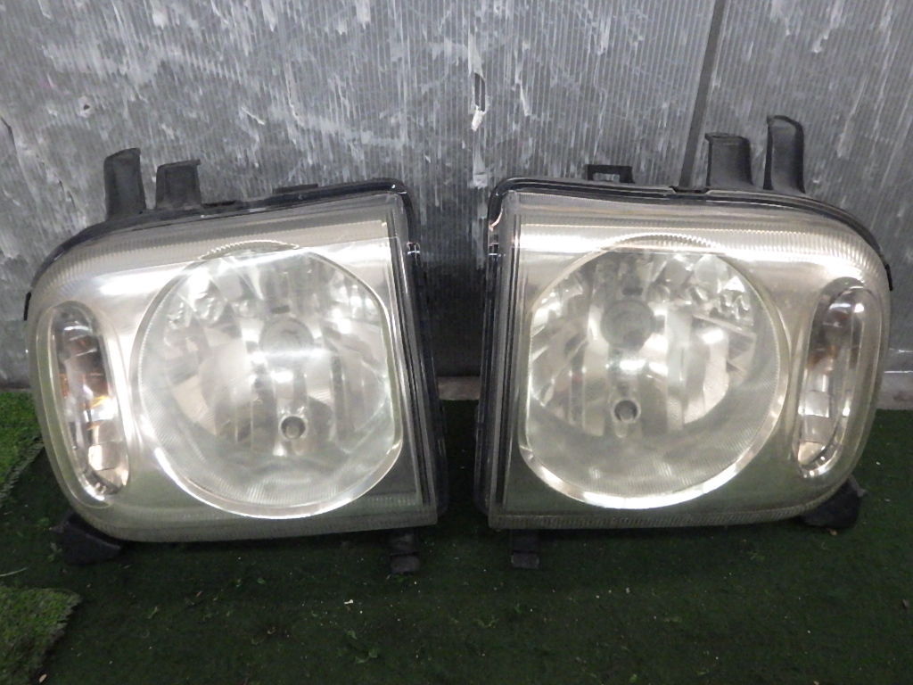 売り切り CBA-HE21S ラパン LE05C6137 ハロゲン ヘッドライト 左右 06-09-20-601 B2-L16-3 スリーアール長野