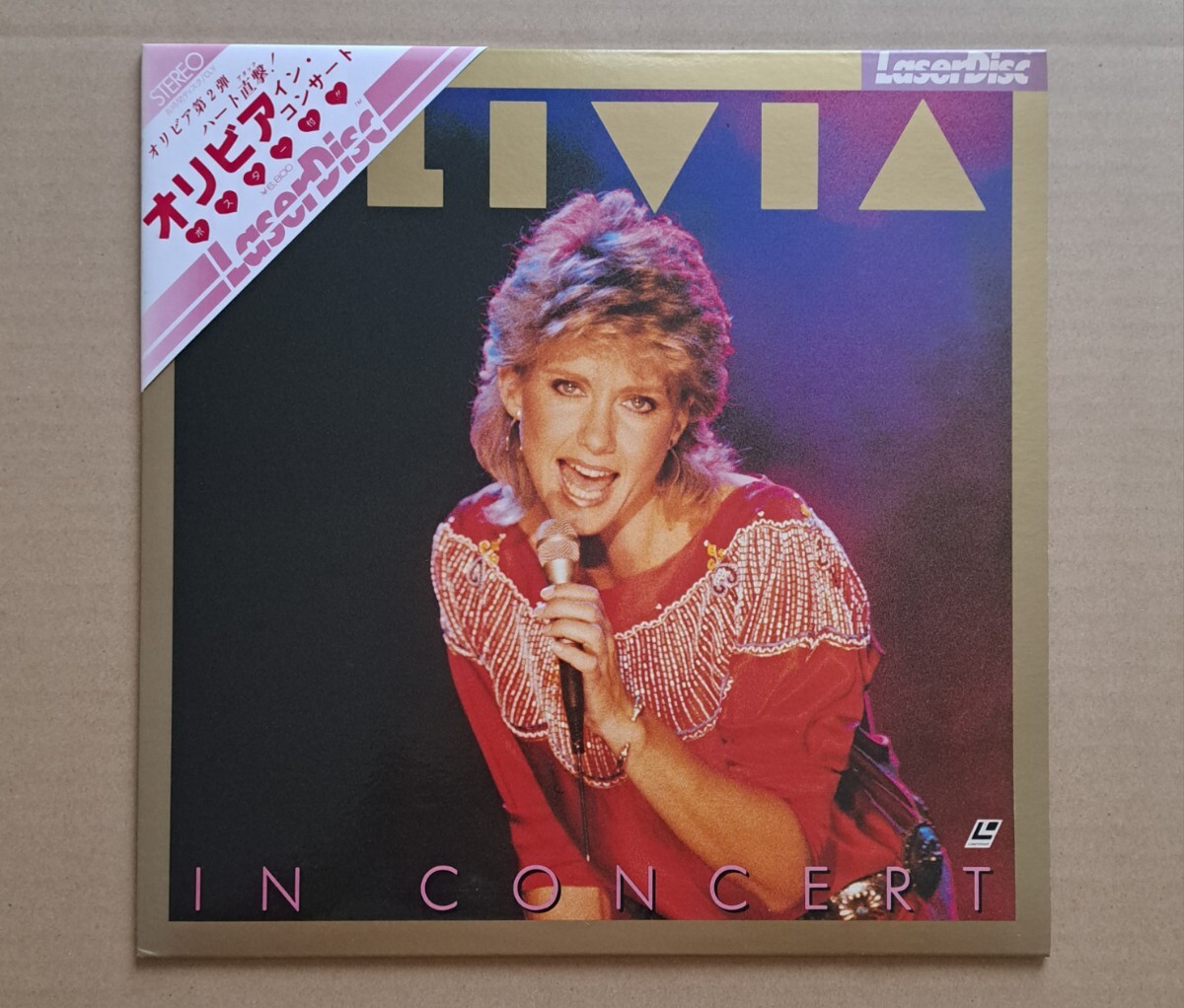 三角帯付LD◎オリビア・ニュートン・ジョン『オリビア・イン・コンサート』MP112-250RD パイオニア OLIVIA NEWTON-JOHN 72139D