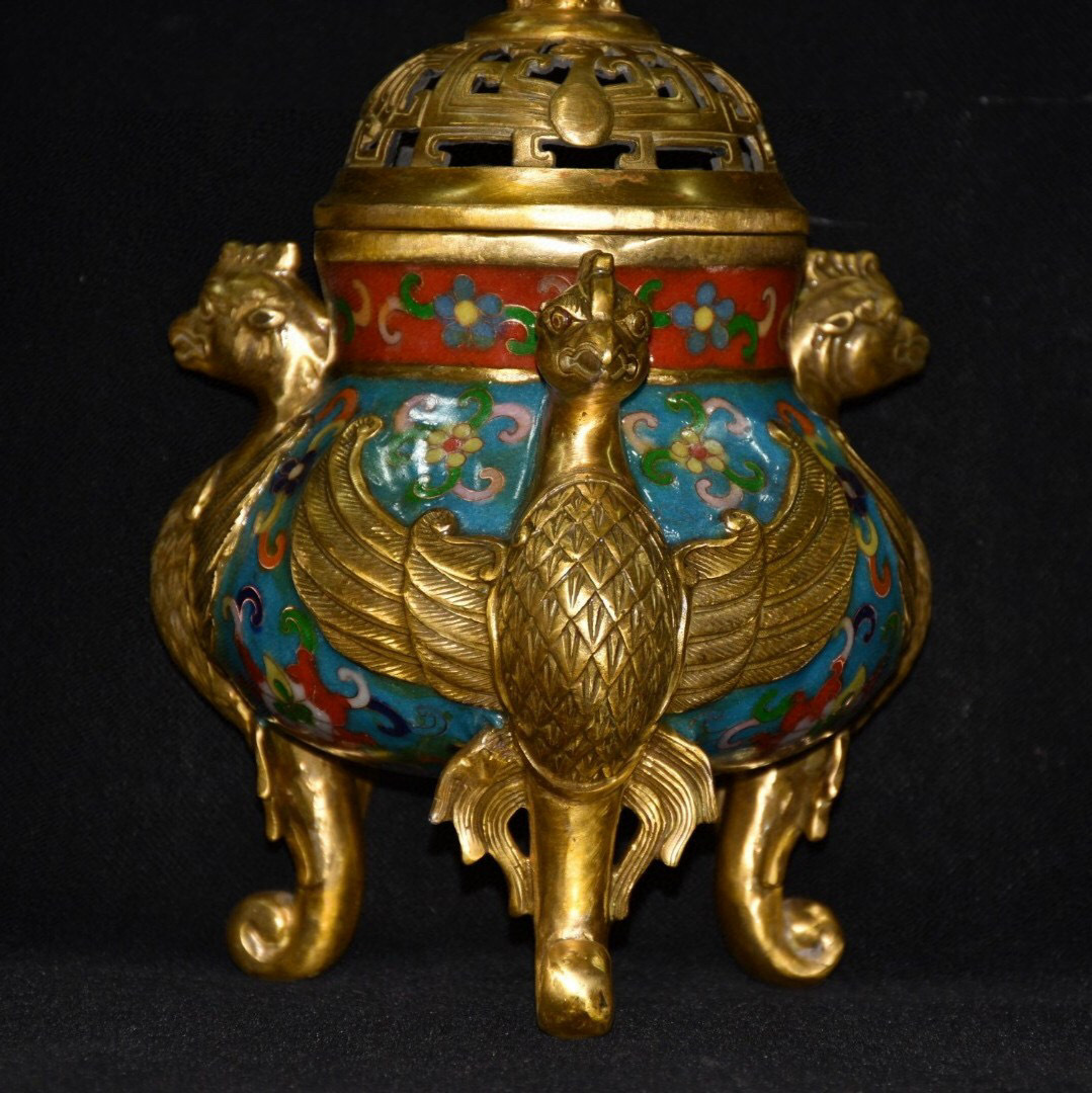 清・乾隆年製款・古銅彫・景泰藍・琺瑯彩・塗金・三鶴熏香炉 清・乾隆年製款・古銅彫・景泰藍・琺瑯彩・塗金・三鶴熏香炉