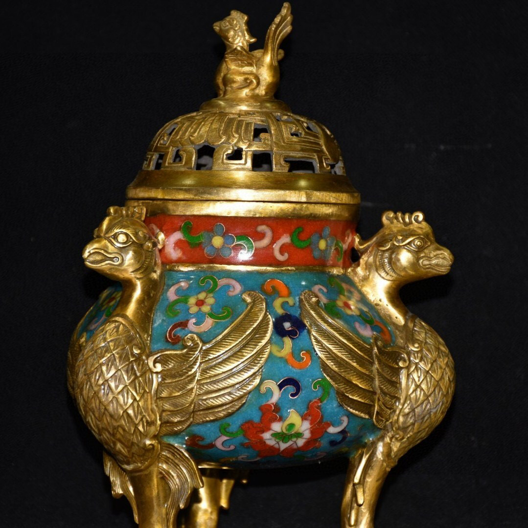清・乾隆年製款・古銅彫・景泰藍・琺瑯彩・塗金・三鶴熏香炉 清・乾隆年製款・古銅彫・景泰藍・琺瑯彩・塗金・三鶴熏香炉