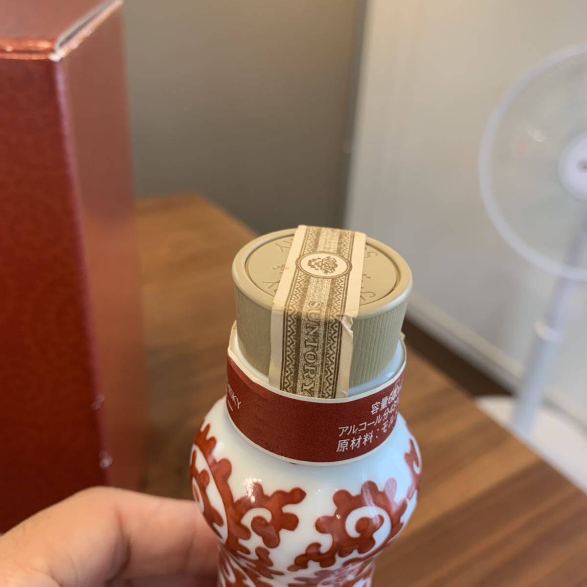 サントリー ピュアモルトウイスキー 山崎12年 有田焼 赤絵蛸唐草 サントリー ピュアモルトウイスキー 山崎12年 有田焼 赤絵蛸唐草