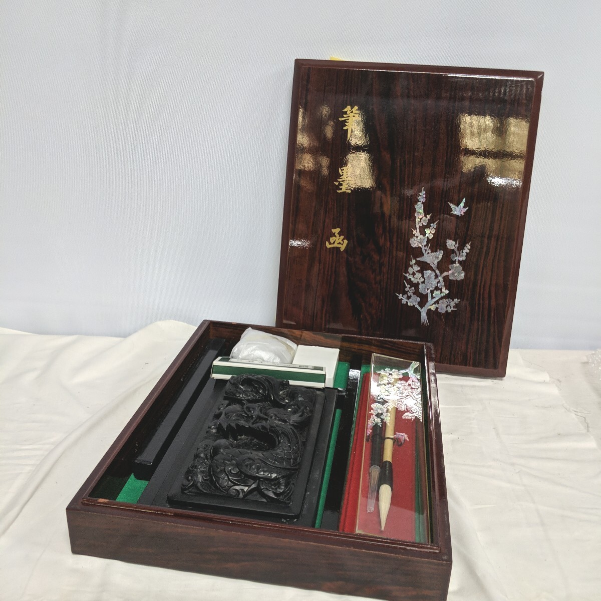 SKOS192 書道セット 書道具セット 中国書道 龍彫り 硯 墨 筆 SKOS192 書道セット 書道具セット 中国書道 龍彫り 硯 墨 筆