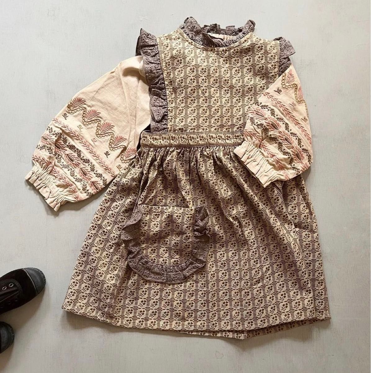 新入荷 新品未使用】Apolina アポリナ ワンピース AW23 3-5y 新入荷 新品未使用】Apolina アポリナ ワンピース AW23 3-5y