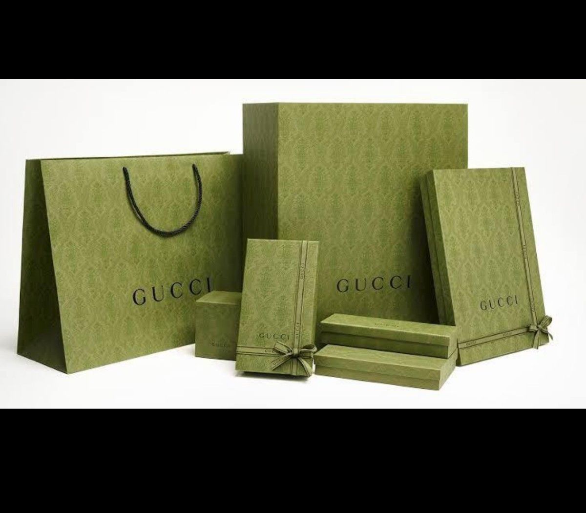 新品箱袋付き 定価約7万 GUCCI マフラー ショール 国内正規品 新品箱袋付き 定価約7万 GUCCI マフラー ショール 国内正規品