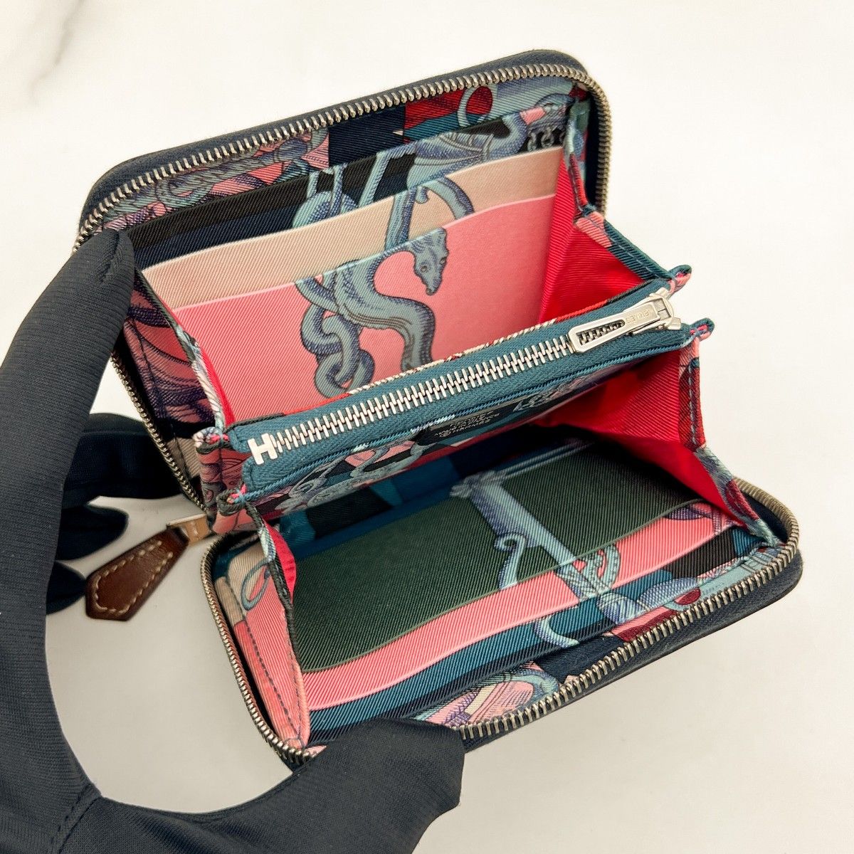 エルメス アザップ シルクイン コンパクト財布 ネイビー ヘビ 馬 エルメス アザップ シルクイン コンパクト財布 ネイビー ヘビ 馬