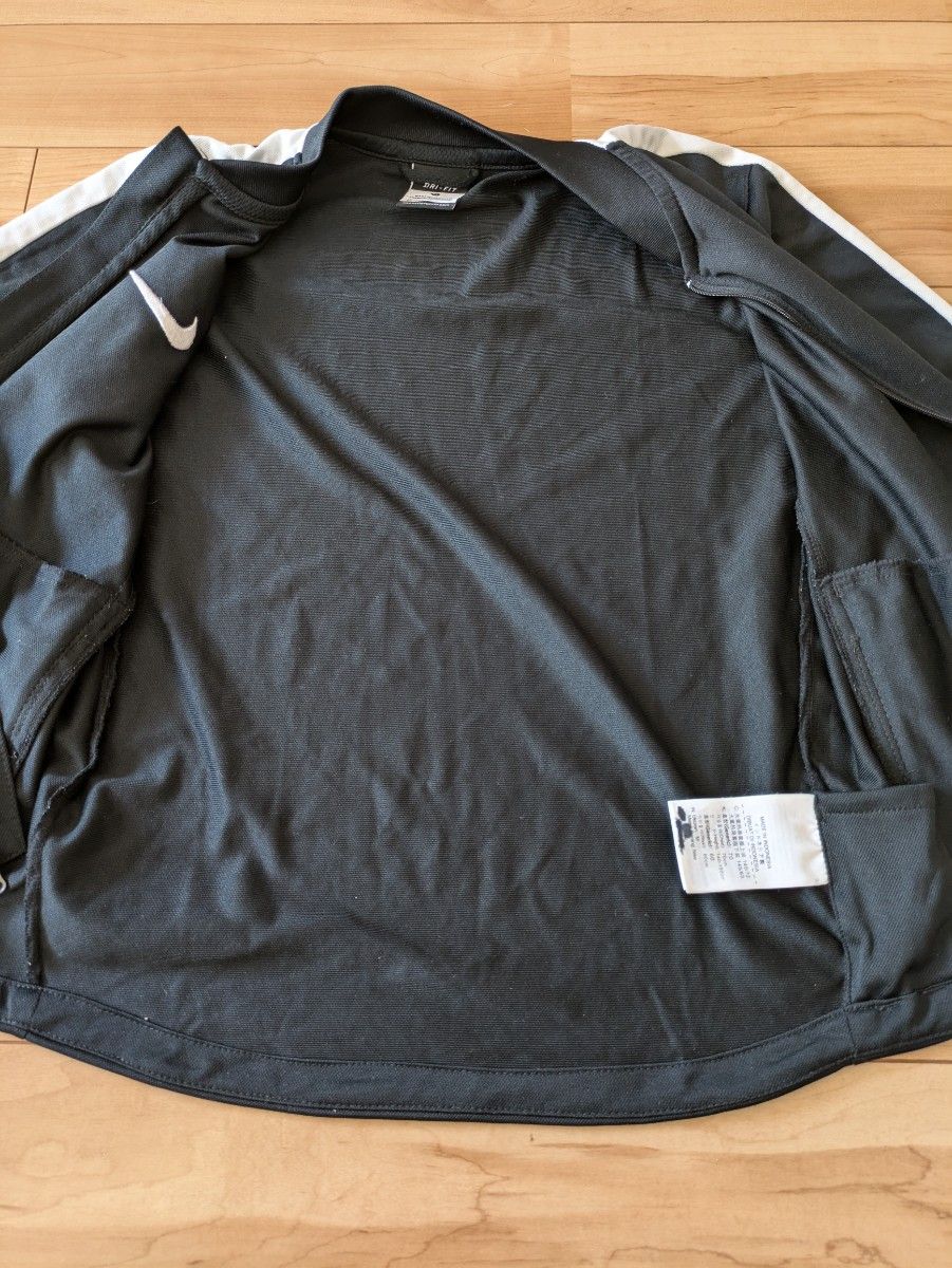 NIKE ナイキ ジャージ上下セット 140-150サイズ 子ども 黒 NIKE ナイキ ジャージ上下セット 140-150サイズ 子ども 黒