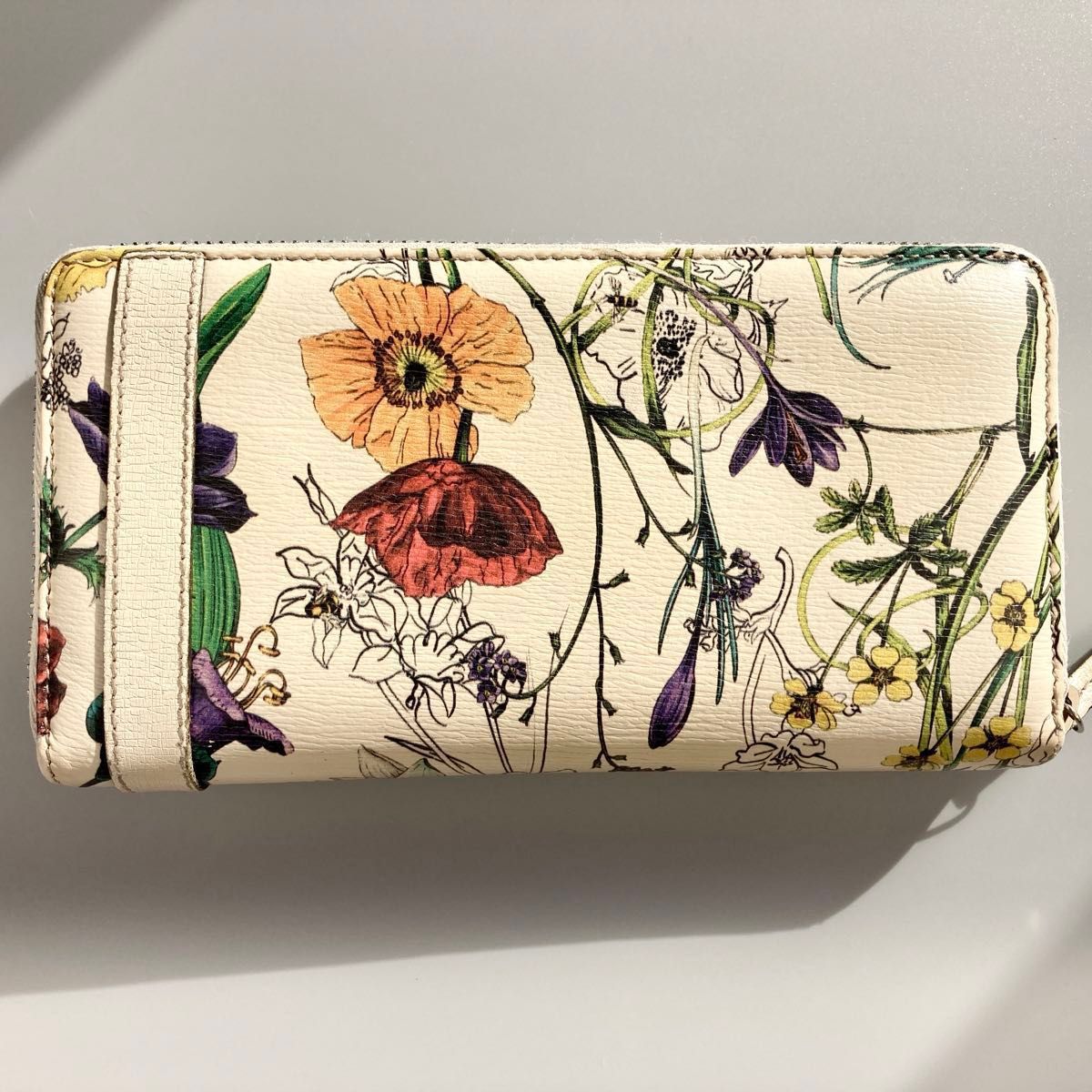 GUCCI グッチ 長財布 ラウンドファスナー フローラ 花柄 GUCCI グッチ 長財布 ラウンドファスナー フローラ 花柄