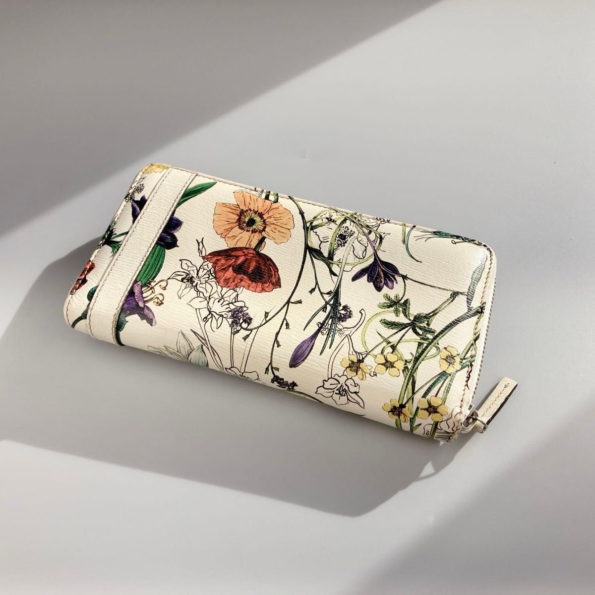 GUCCI グッチ 長財布 ラウンドファスナー フローラ 花柄 GUCCI グッチ 長財布 ラウンドファスナー フローラ 花柄