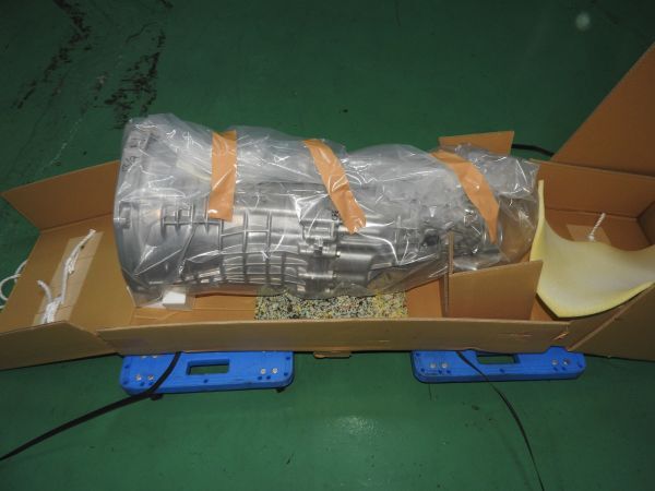 2 日産 純正 新品 ER34 30A 5速 ミッション 32010-AA520 ASSY 2 日産 純正 新品 ER34 30A 5速 ミッション 32010-AA520 ASSY