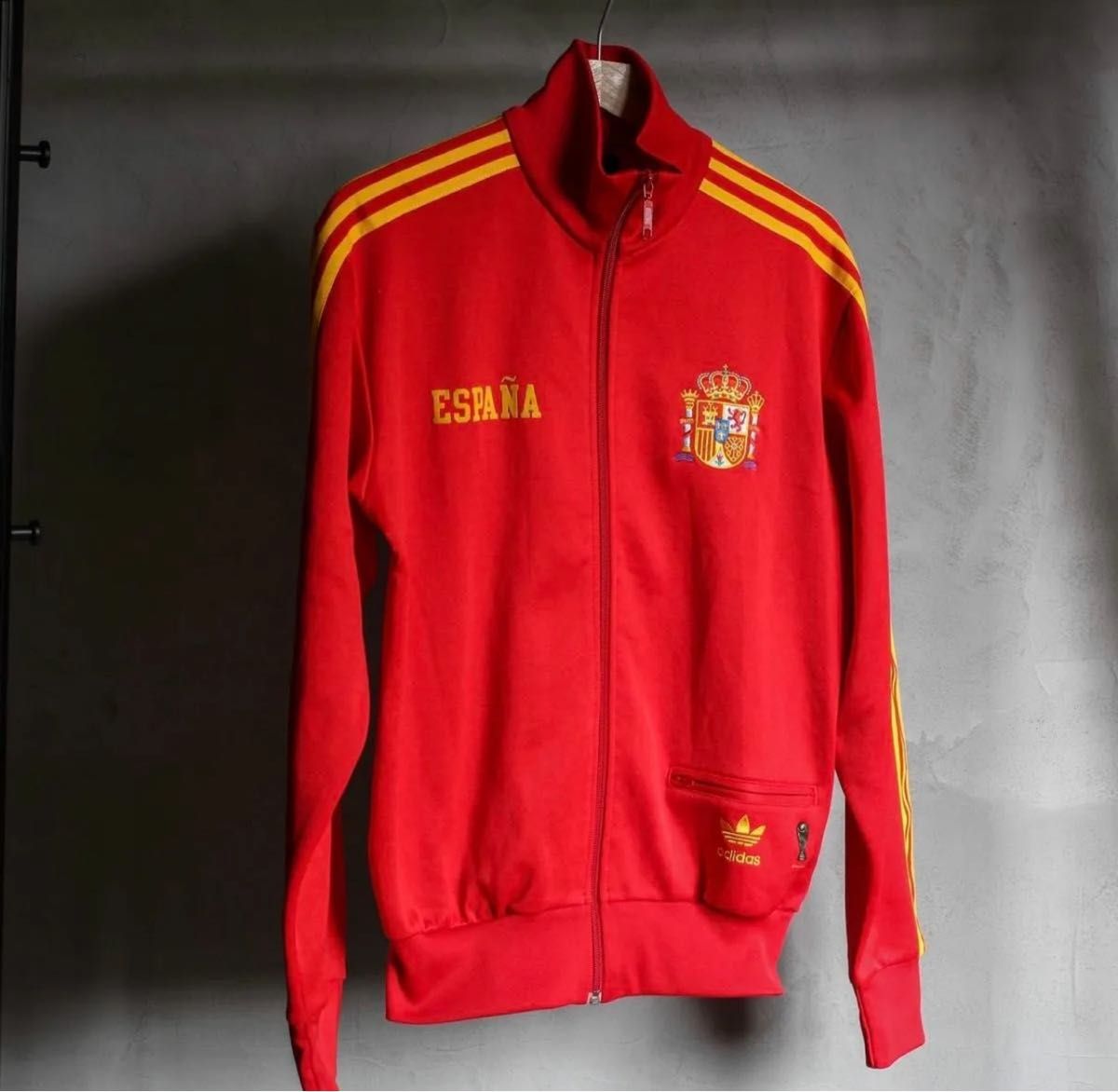 スペイン代表 トラックジャケット ジャケット サッカー adidas スペイン代表 トラックジャケット ジャケット サッカー adidas