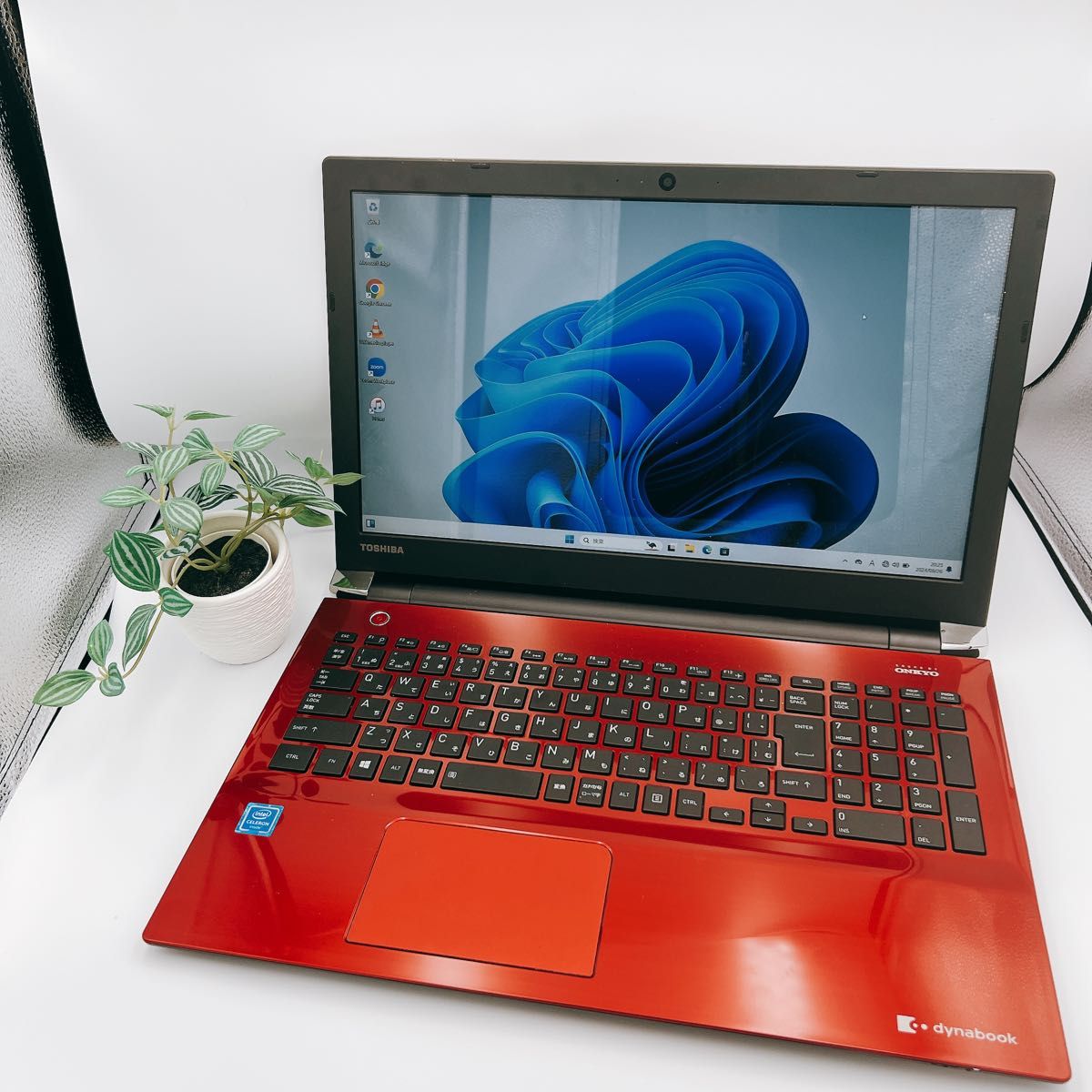 可愛いレッドpc超美品/爆速SSD256GB/8GB/DVD作オフィス/Wifi 可愛いレッドpc超美品/爆速SSD256GB/8GB/DVD作オフィス/Wifi