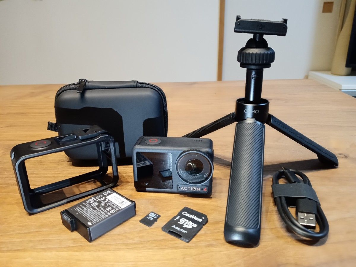 純正グリップ+SDカード付き】新品級 DJI Osmo Action 4【新品 純正グリップ+SDカード付き】新品級 DJI Osmo Action 4【新品