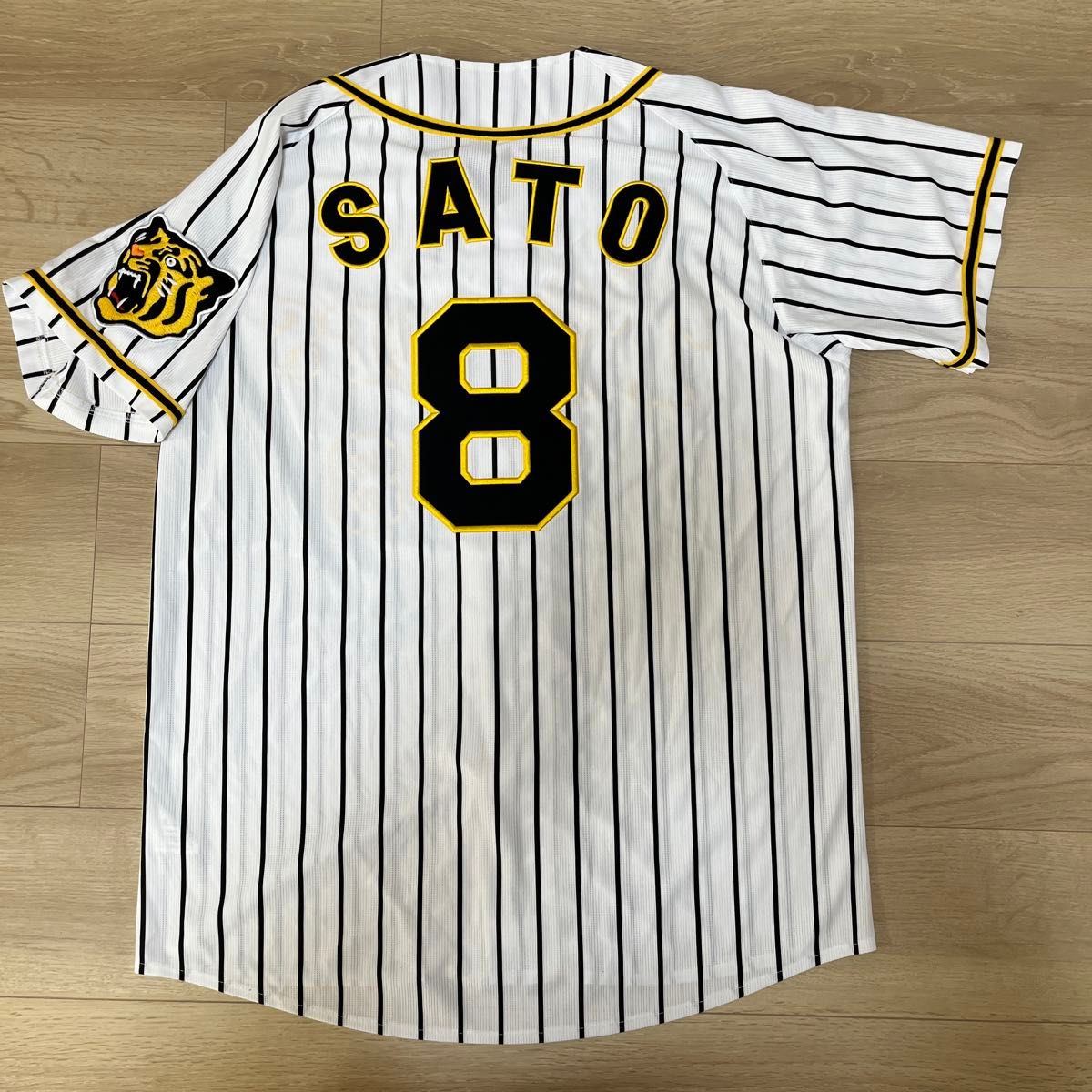 阪神タイガース 佐藤輝明 ホームユニフォーム 刺繍ユニフォーム 阪神タイガース 佐藤輝明 ホームユニフォーム 刺繍ユニフォーム