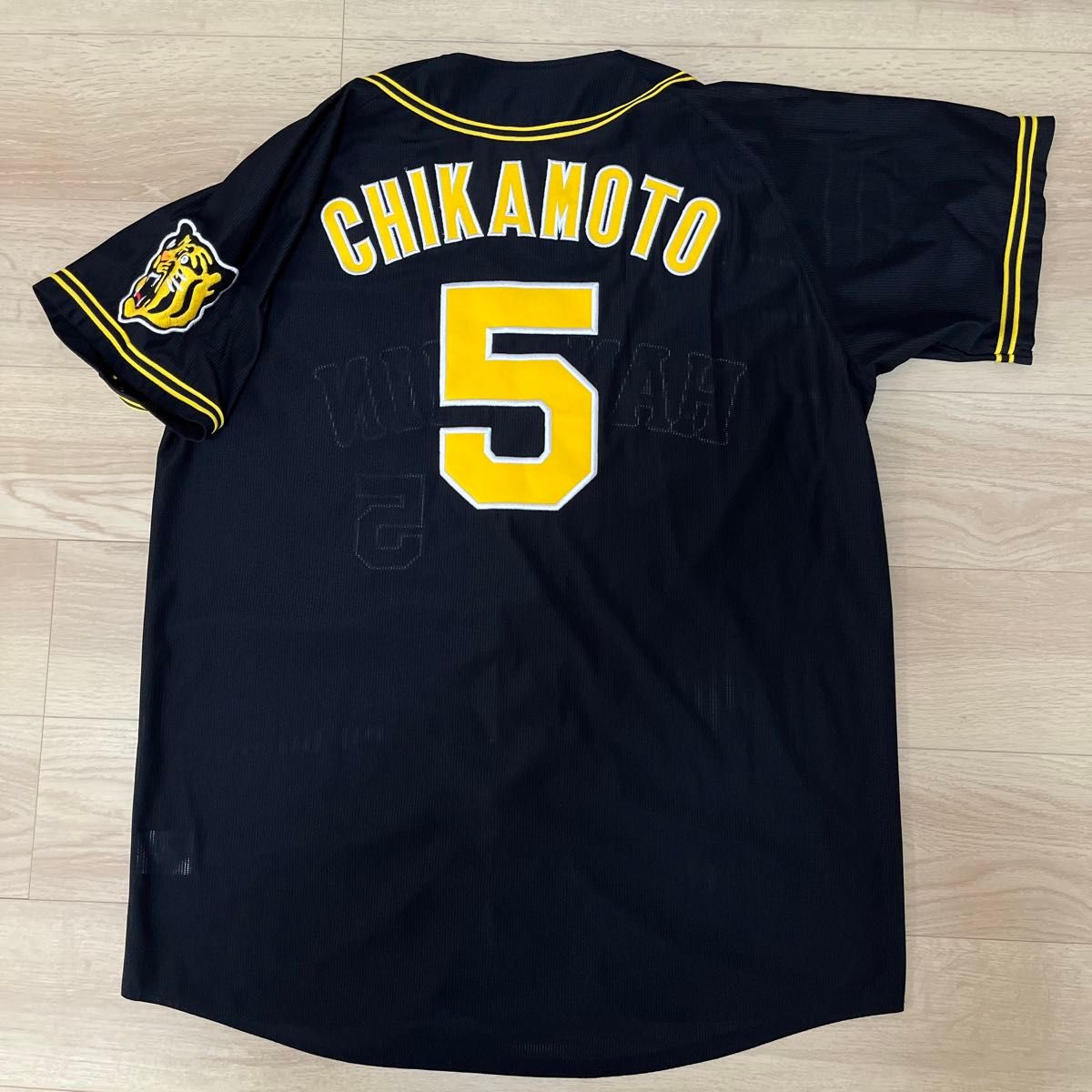 阪神タイガース 刺繍ユニフォーム ビジターユニフォーム 近本 阪神タイガース 刺繍ユニフォーム ビジターユニフォーム 近本