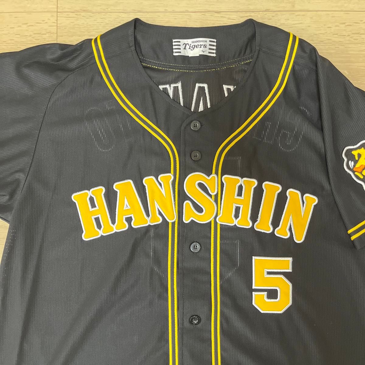 阪神タイガース 刺繍ユニフォーム ビジターユニフォーム 近本 阪神タイガース 刺繍ユニフォーム ビジターユニフォーム 近本