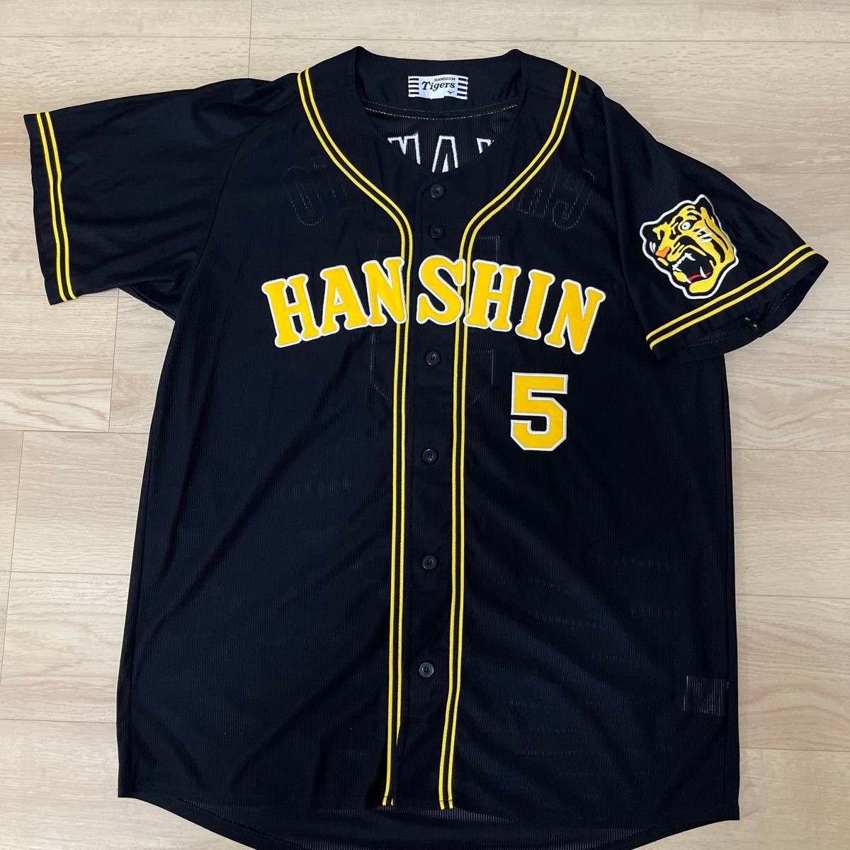 阪神タイガース 刺繍ユニフォーム ビジターユニフォーム 近本 阪神タイガース 刺繍ユニフォーム ビジターユニフォーム 近本