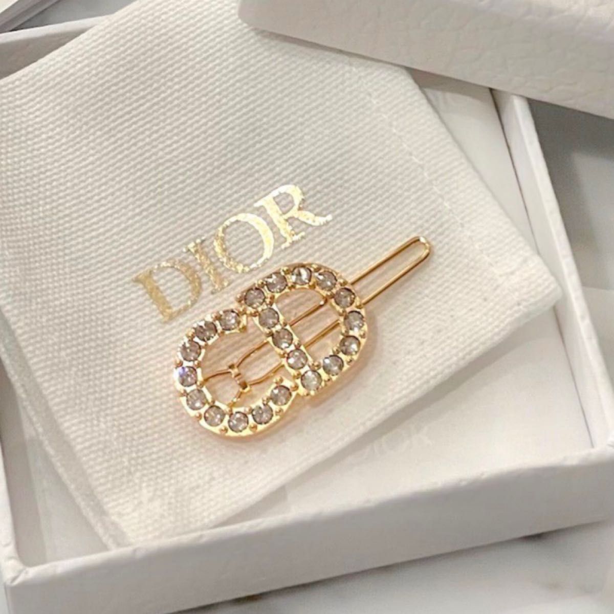 DIOR バレッタ ヘアアクセサリー 人気 誕生日|Yahoo!フリマ(旧 DIOR バレッタ ヘアアクセサリー 人気 誕生日|Yahoo!フリマ(旧