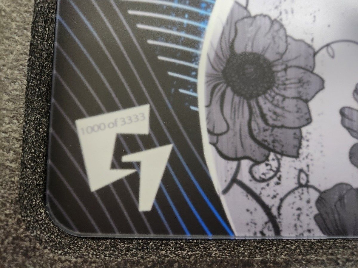 GLSSWRKS Kazemi Blue 美品 世界限定カラー ガラスマウスパッド GLSSWRKS Kazemi Blue 美品 世界限定カラー ガラスマウスパッド
