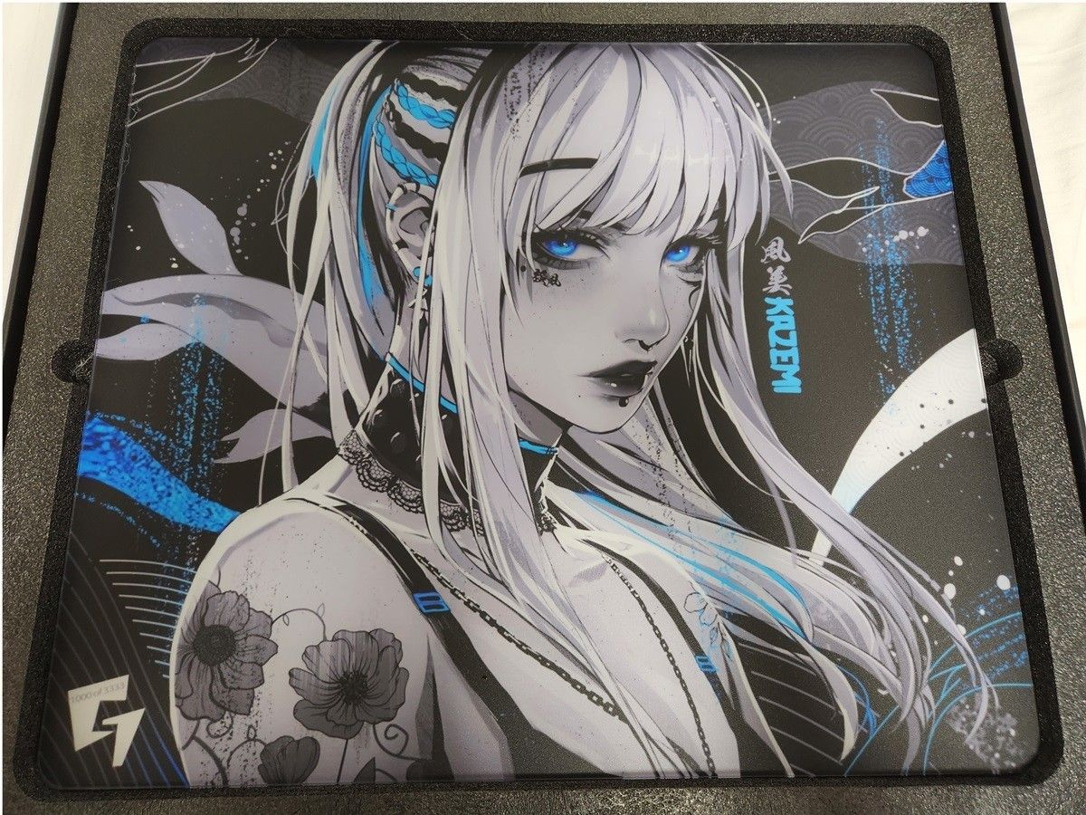 GLSSWRKS Kazemi Blue 美品 世界限定カラー ガラスマウスパッド GLSSWRKS Kazemi Blue 美品 世界限定カラー ガラスマウスパッド