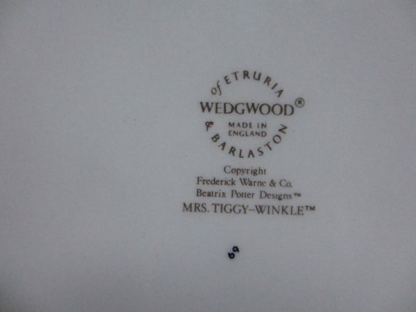 ウェッジウッド ティギーウィンクル ボリンジャー 貯金箱 ピーターラビットのキャンドル Wedgwood Mrs.Tiggy-Winkle 旧刻印 英国製 スープ